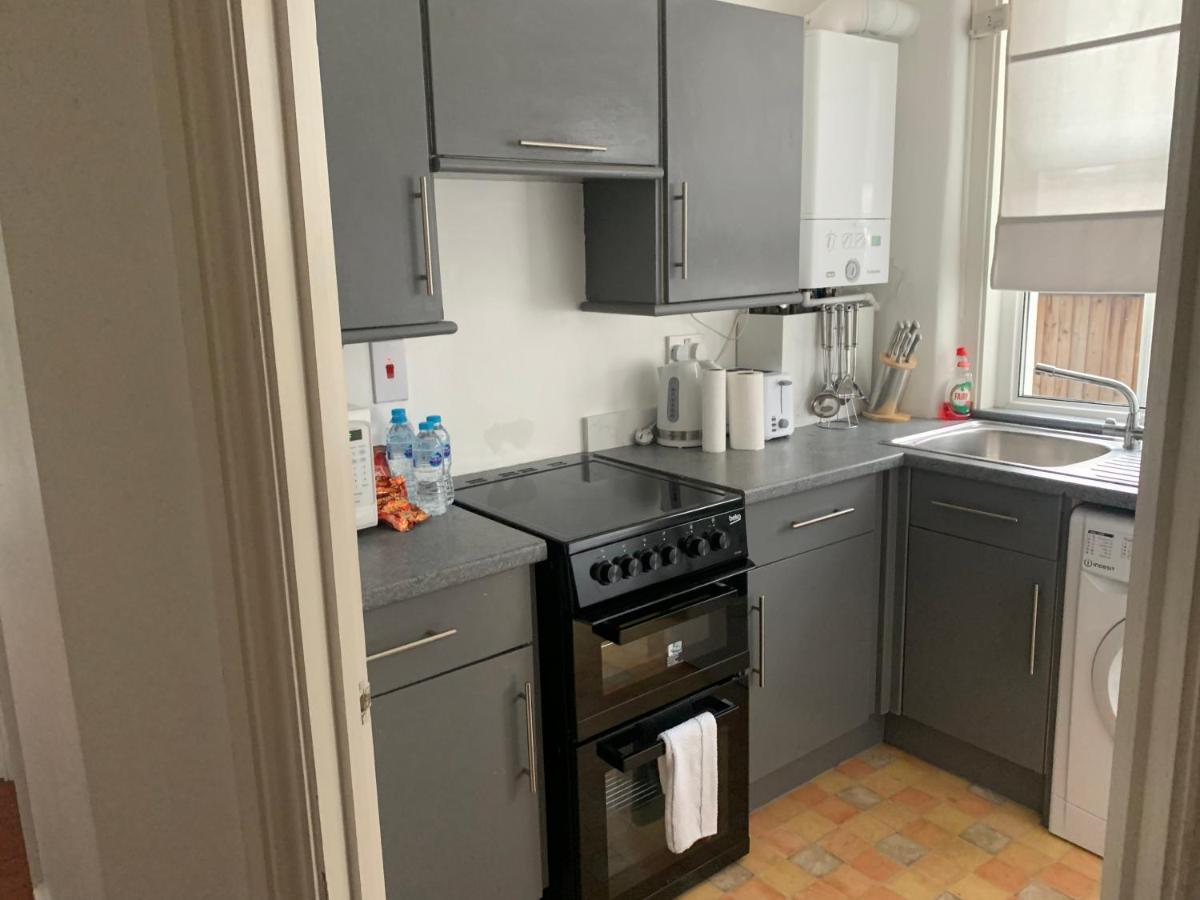 Unique 2 Bedroom Apartment In London/ Excel / Olympic City Close To Central Line Tube Station With Gated Parking Space Extérieur photo